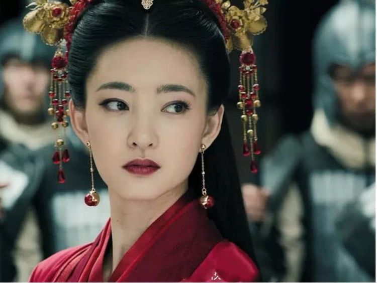 【太阳成官网】QQ手游名人赛:XQ阿泰带头冲锋,童子寒冰韩涵锐雯强强对决(图2) 太阳成集团tyc